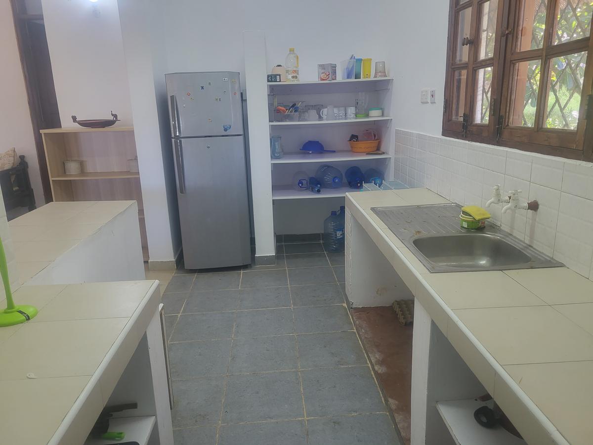 2 Bed House with Swimming Pool in Malindi - 8