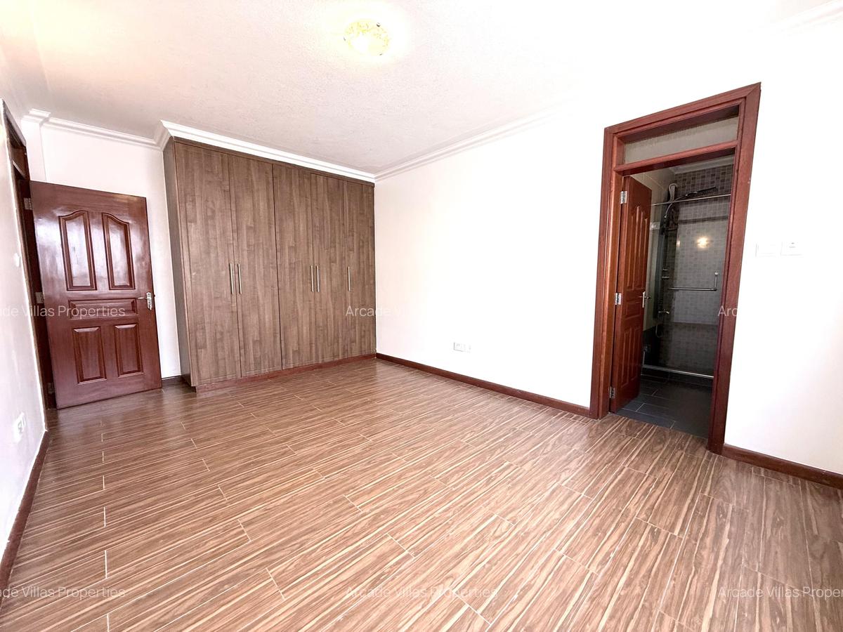 3 Bed Apartment with En Suite in Riverside - 7