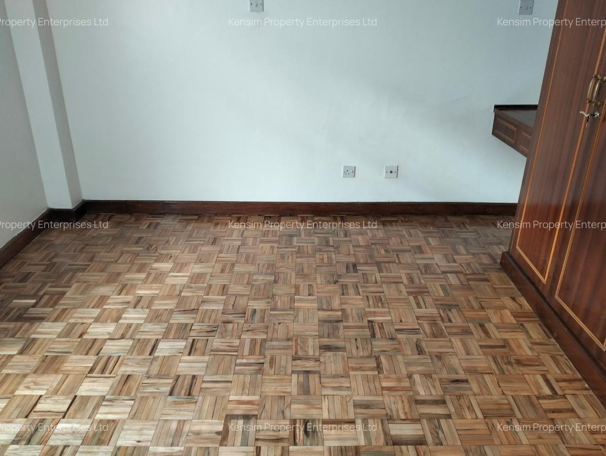 4 Bed Townhouse with En Suite in Lavington - 12