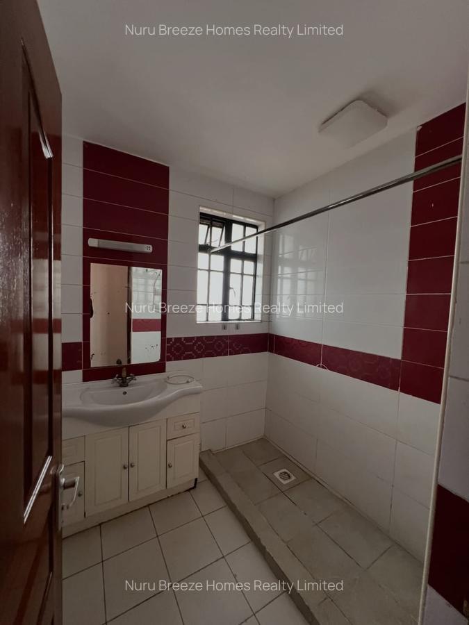 5 Bed Townhouse with En Suite in Lavington - 6