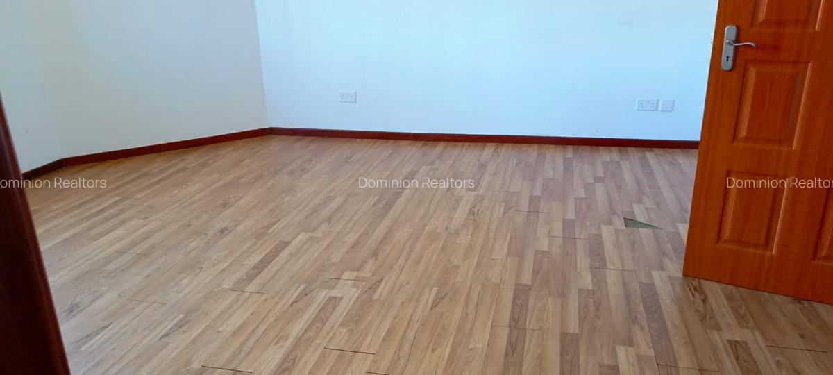 3 Bed Apartment with En Suite in Riverside - 13