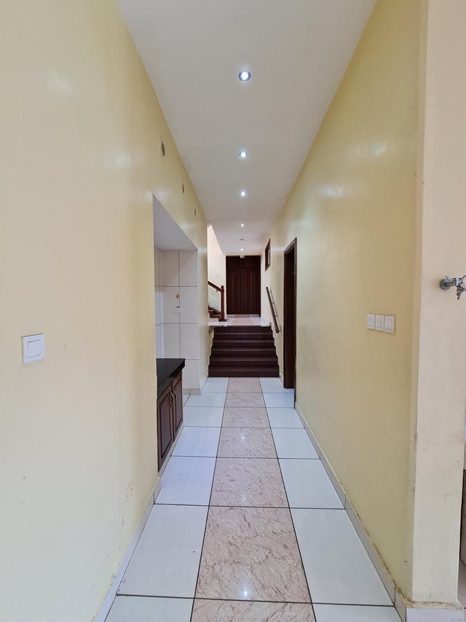 6 Bed House with En Suite in Kizingo - 17