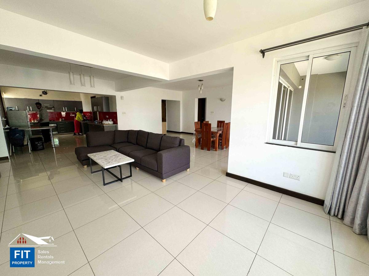 3 Bed Apartment with En Suite at 6Th Parklands - 3