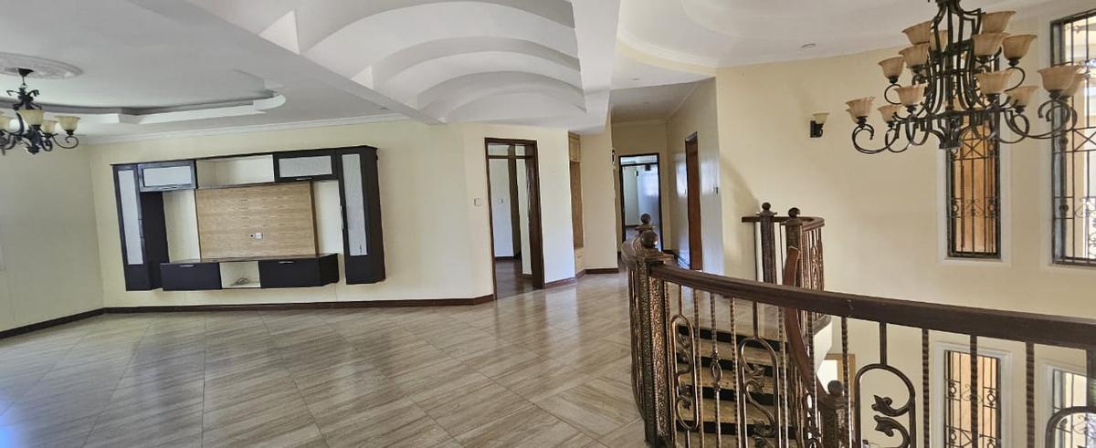 6 Bed House with En Suite in Runda - 8