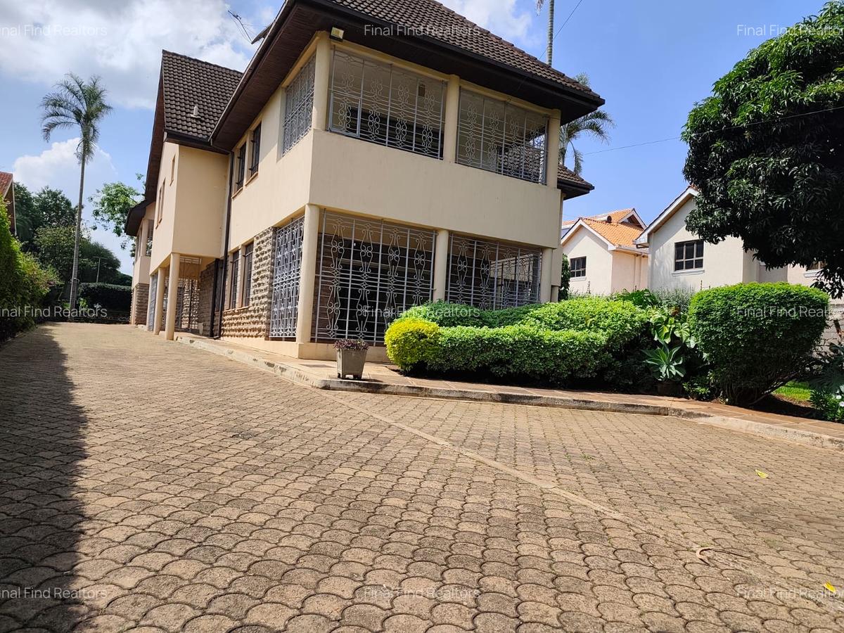 5 Bed House with Garden in Runda - 3