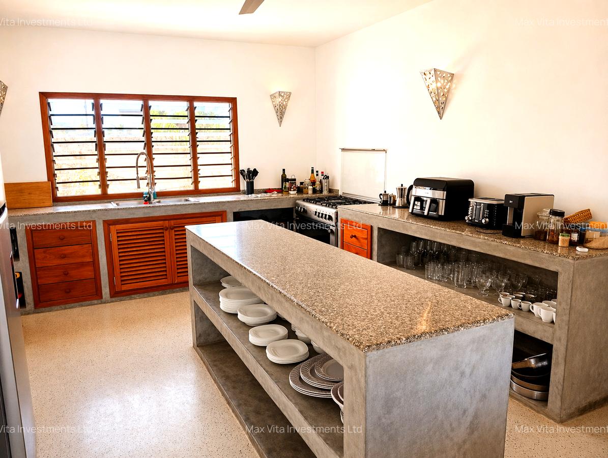 4 Bed Villa with En Suite in Watamu - 13