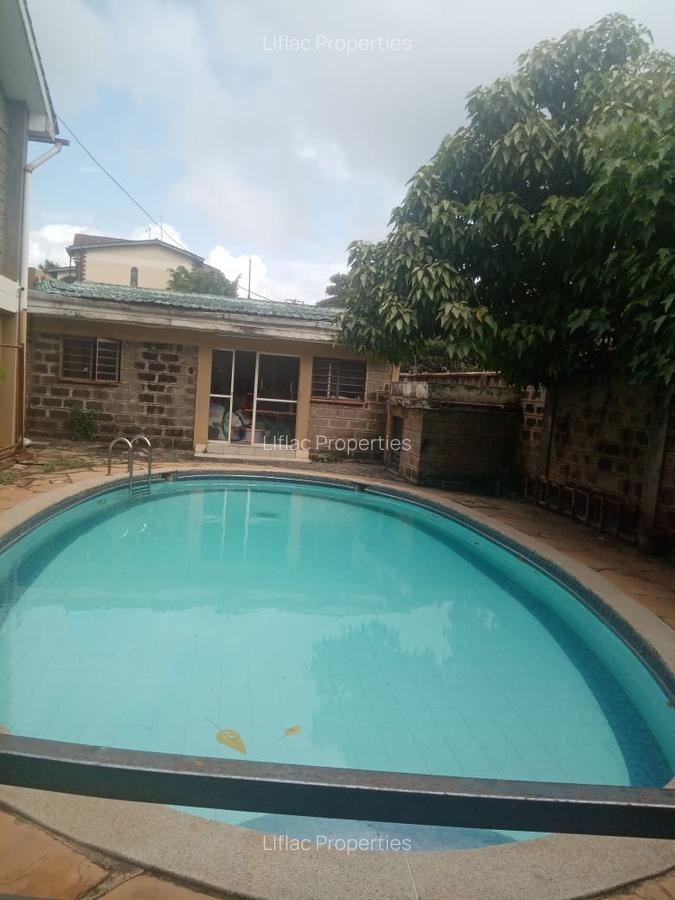 4 Bed Apartment with En Suite at Dennis Pritt - 2