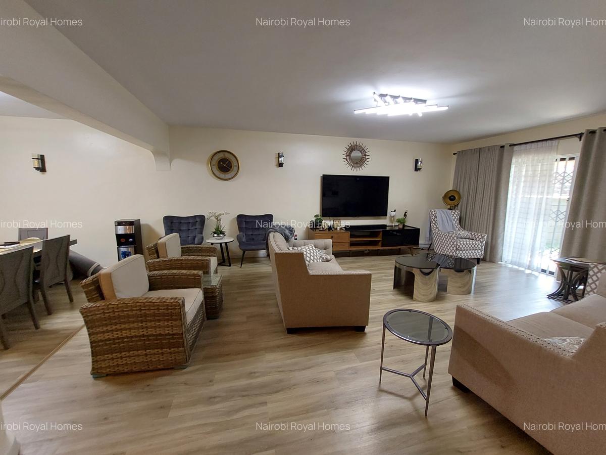 5 Bed Townhouse with En Suite at Royal Villas - 14