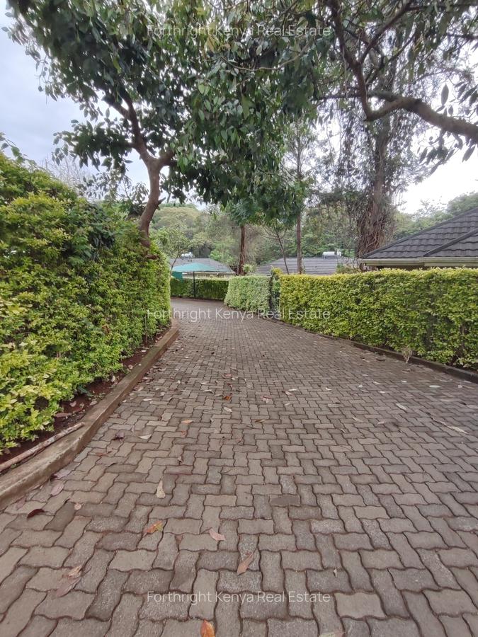 5 Bed House with En Suite at Hardy - 7