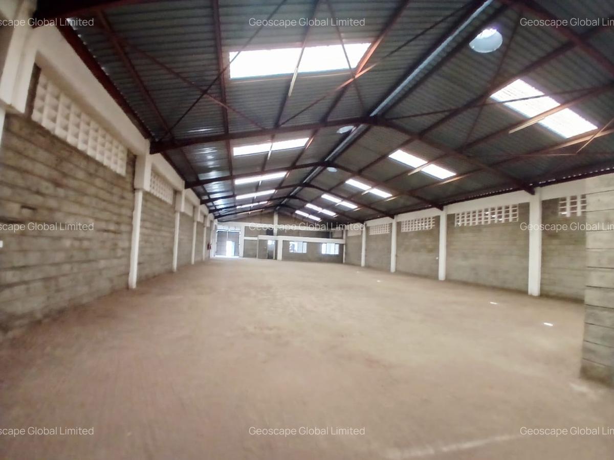 7,000 ft² Warehouse with Parking in Industrial Area - 5