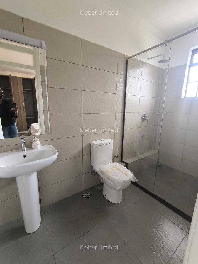 4 Bed House with En Suite in Syokimau - 8
