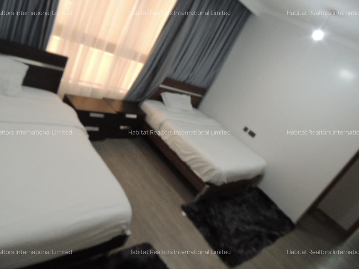 Serviced 3 Bed Apartment with En Suite at Rosewood Avenue - 13