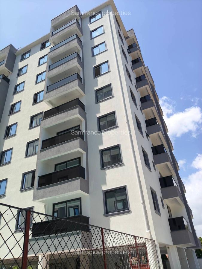 Serviced 3 Bed Apartment with En Suite at Moyne Drive - 5