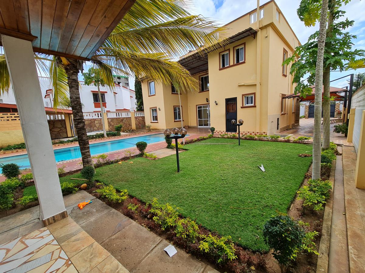 4 Bed House with En Suite in Nyali Area - 3