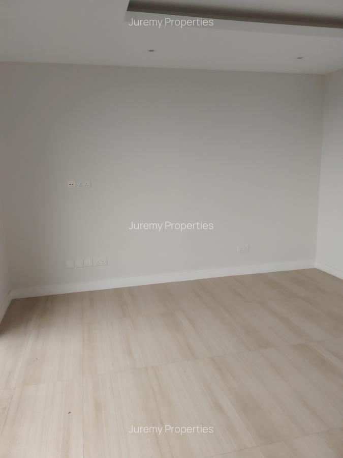 4 Bed Townhouse with En Suite in Lavington - 7