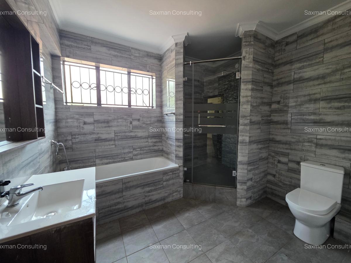 4 Bed Townhouse with En Suite in Runda - 16