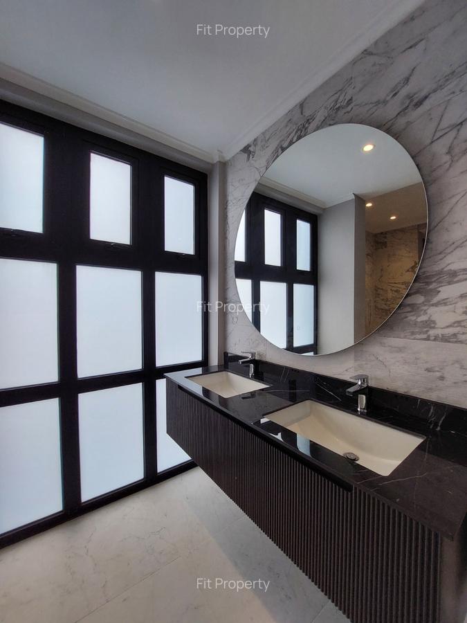 5 Bed House with Swimming Pool in Runda - 14