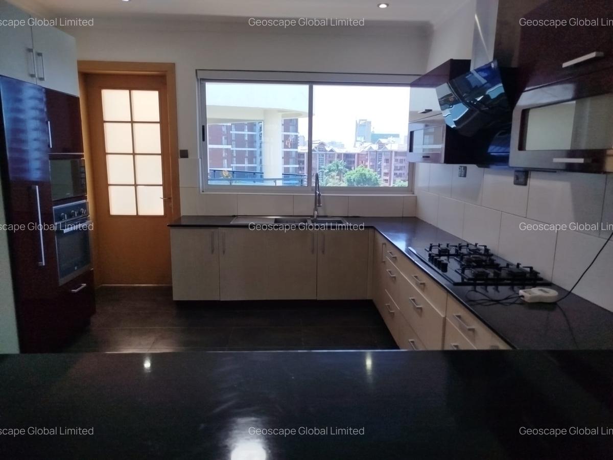 4 Bed Apartment with En Suite in Kileleshwa - 17