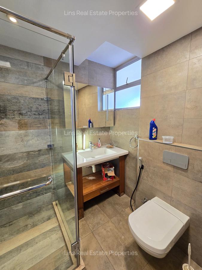 4 Bed Townhouse with En Suite in Kyuna - 11