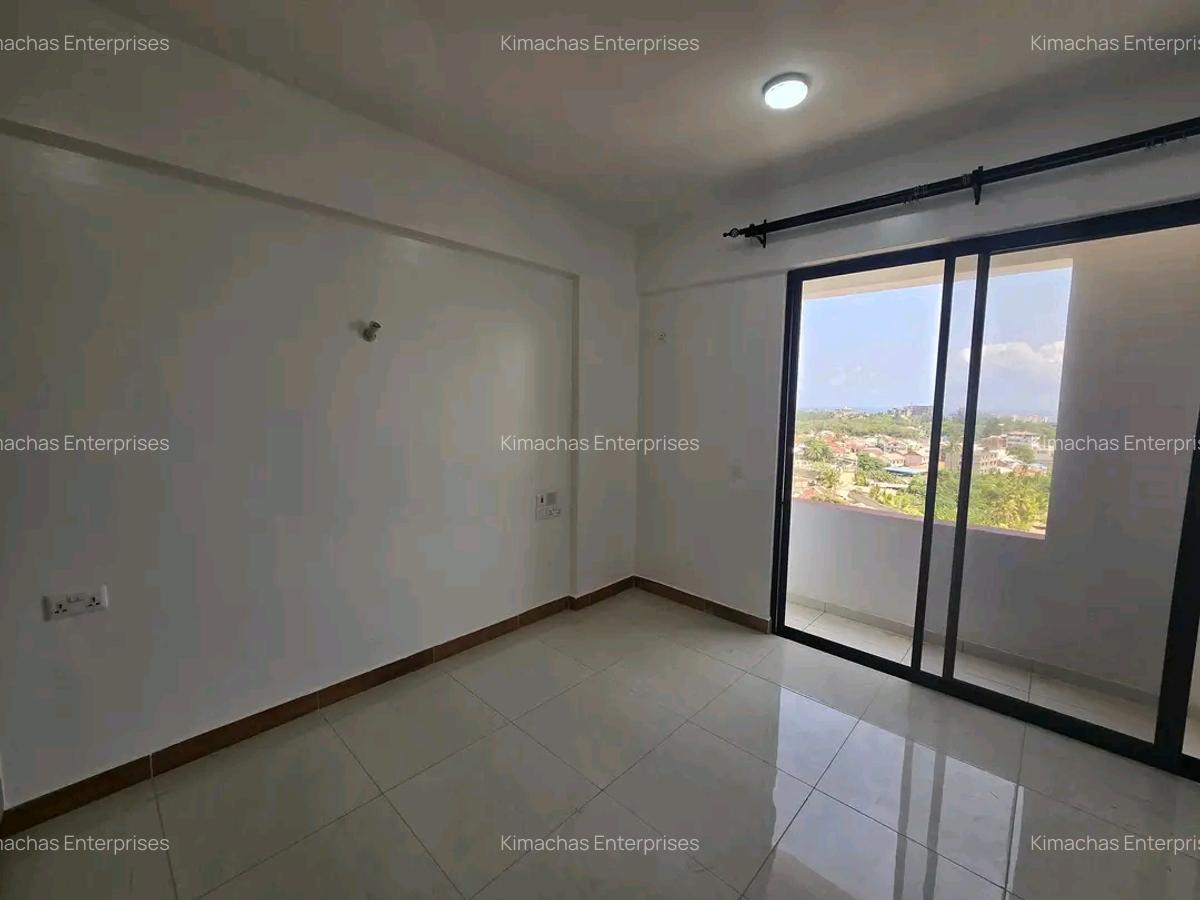 3 Bed Apartment with En Suite at Cement Road - 16