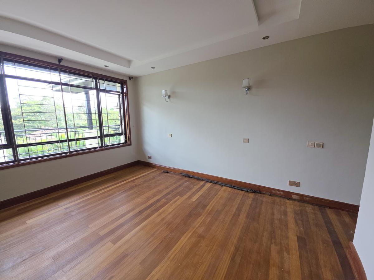 4 Bed House with En Suite in Runda - 8