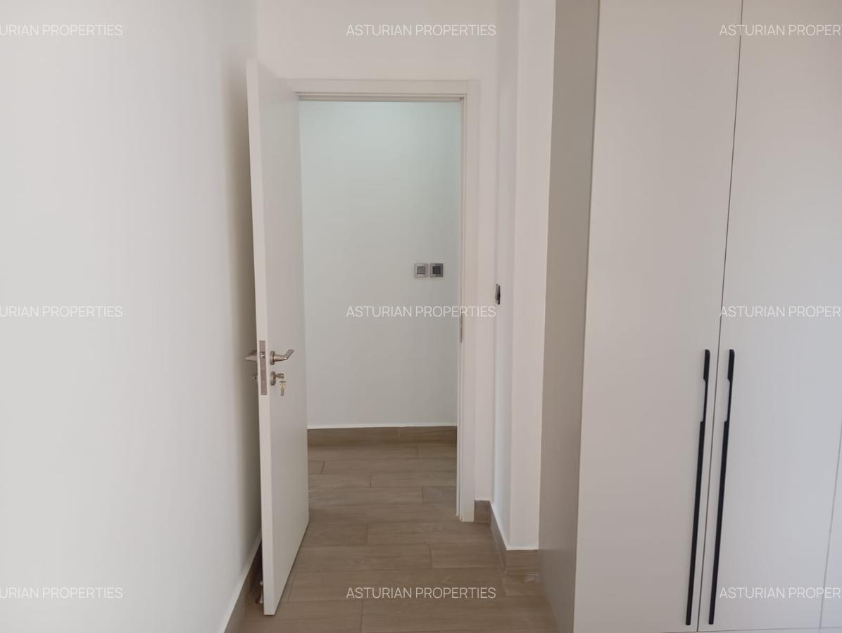 Serviced 3 Bed Apartment with En Suite in Westlands Area - 16