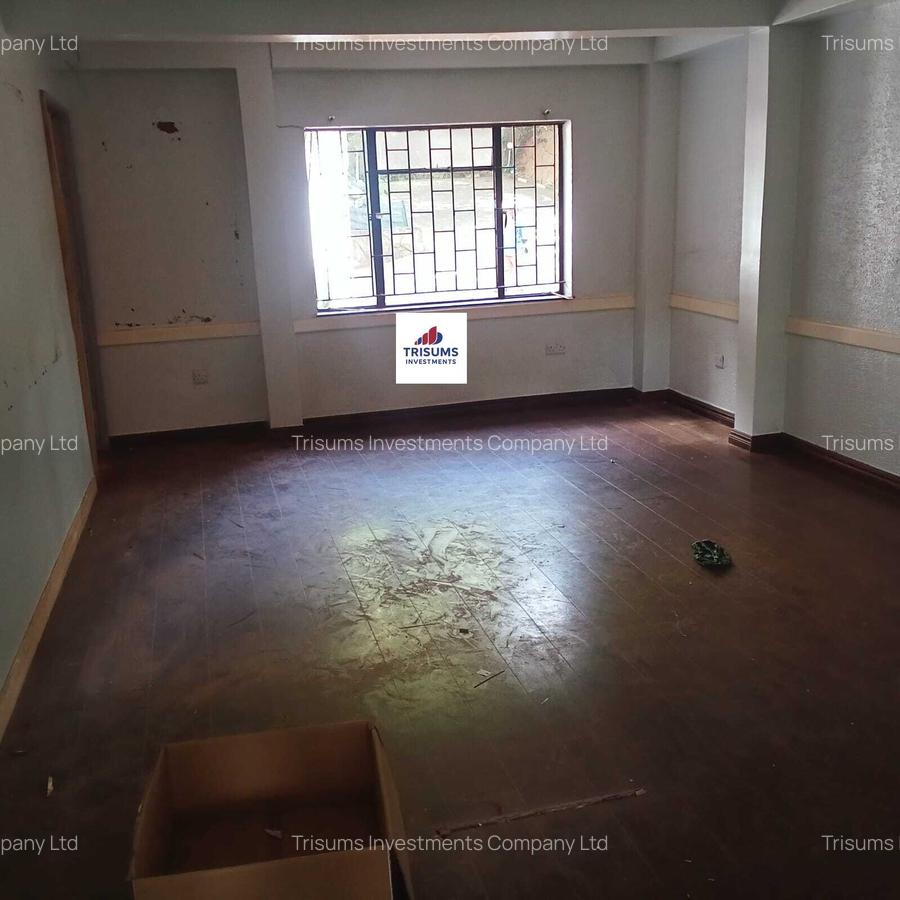 7 Bed House with En Suite in Kyuna - 10