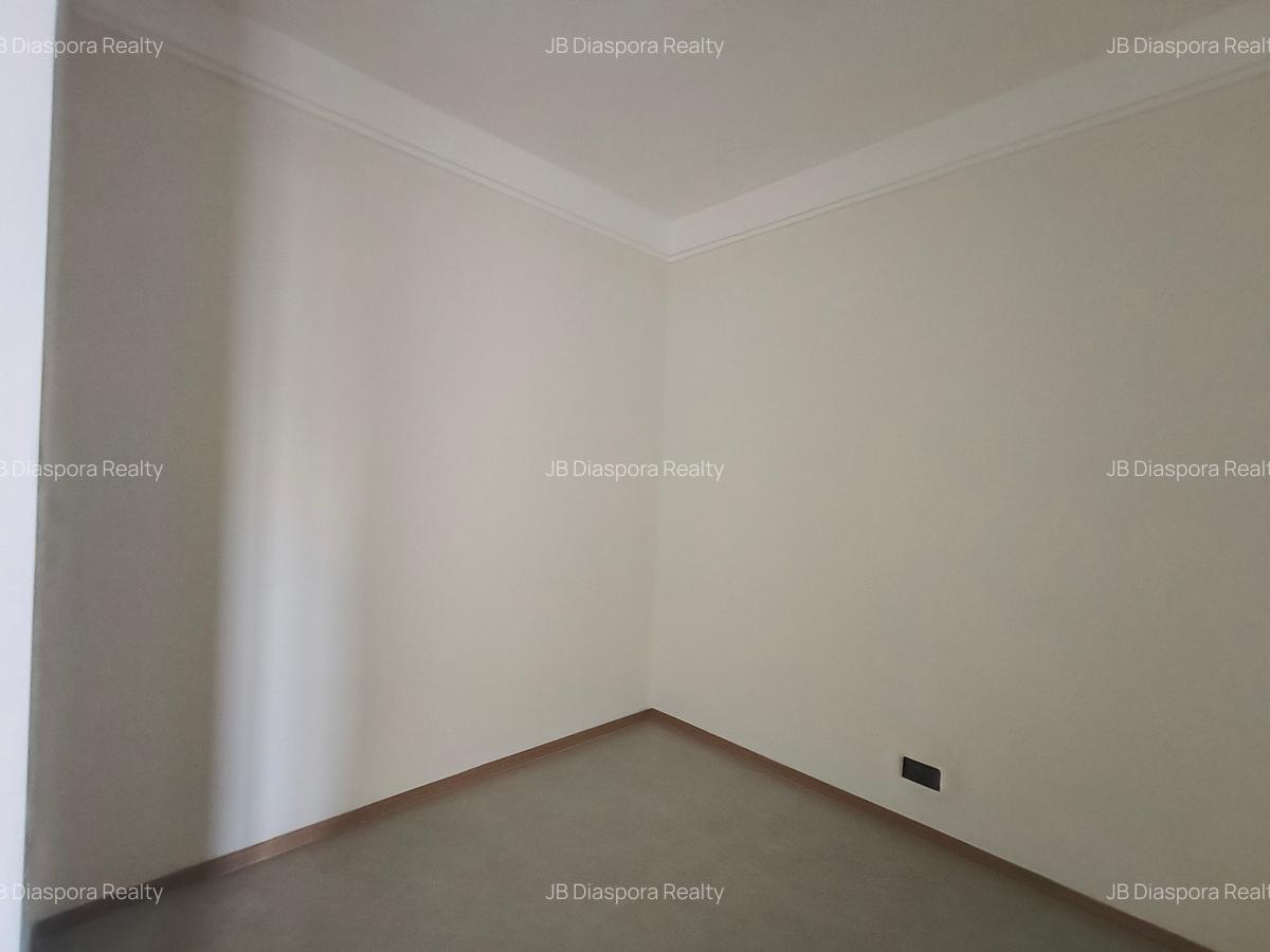 2 Bed Apartment with En Suite at Riverside Drive - 4