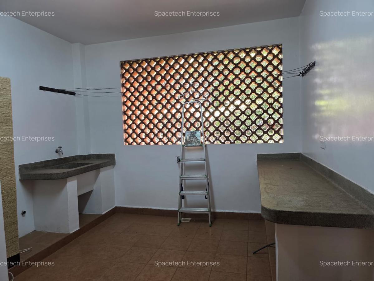 3 Bed Apartment with En Suite in Riverside - 20