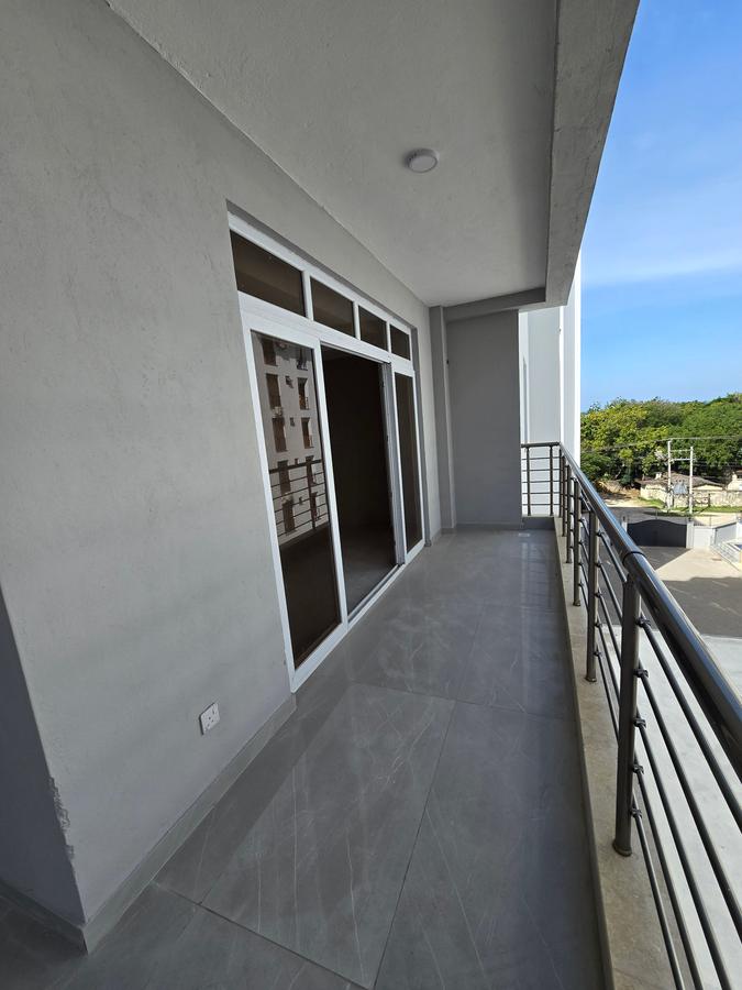 3 Bed Apartment with En Suite in Nyali Area - 2