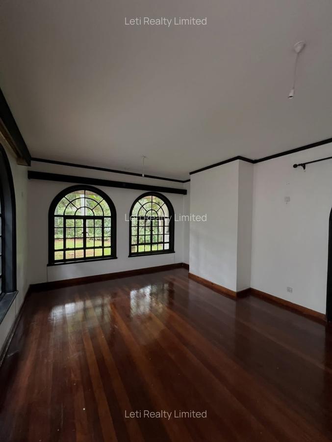 4 Bed Townhouse with En Suite in Riverside - 10