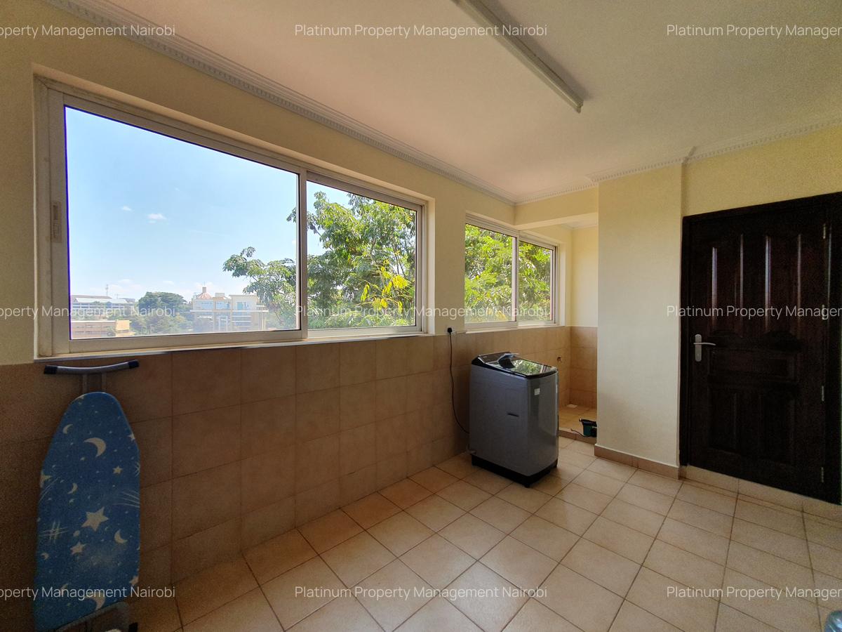 3 Bed Apartment with En Suite at River Gardens Park - 8