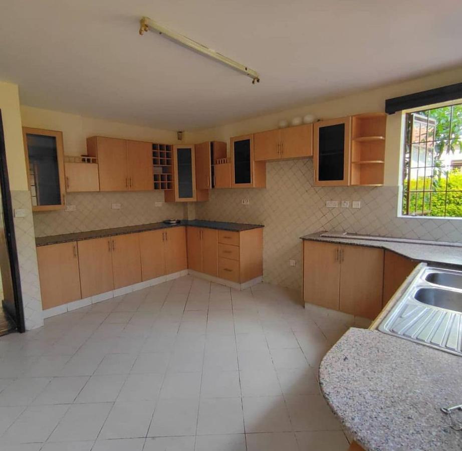 5 Bed Townhouse in Lavington - 4