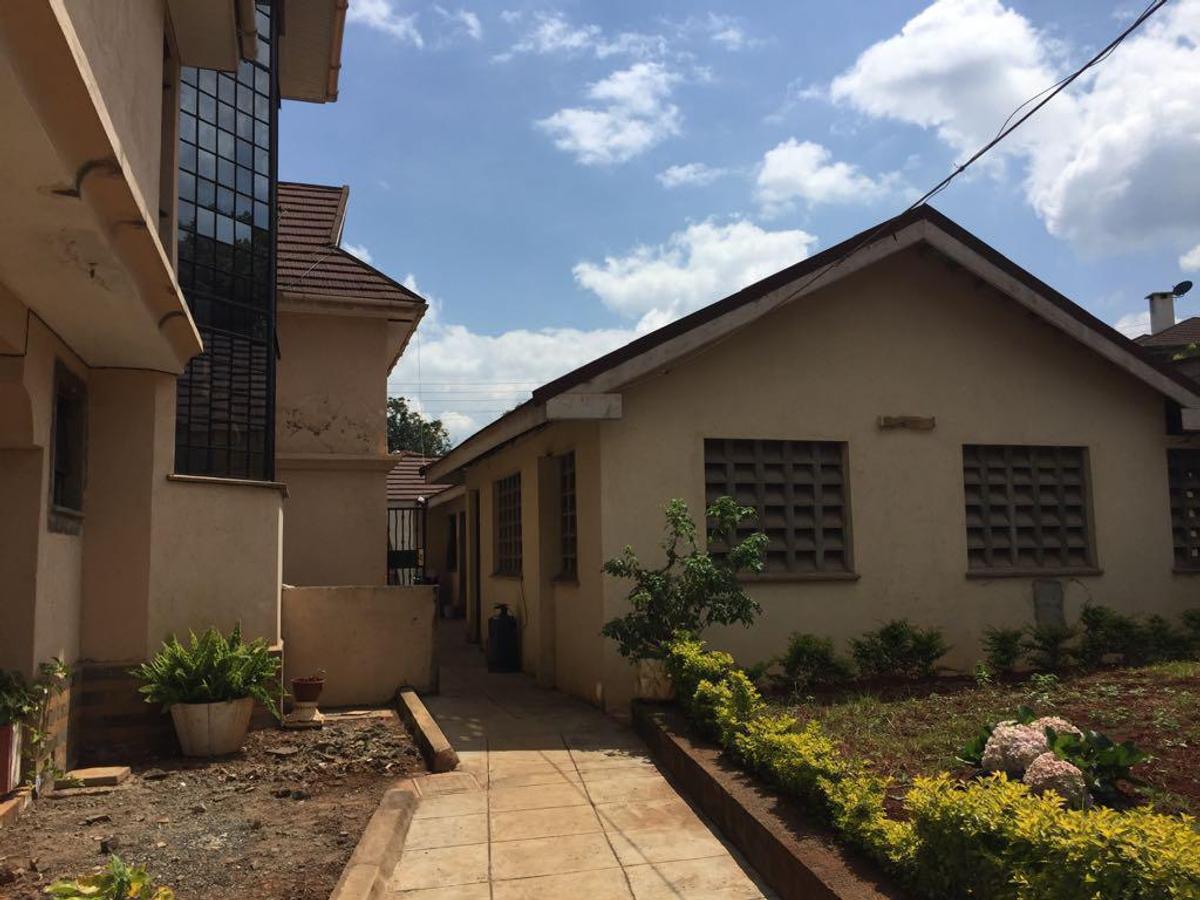 7 Bed House with En Suite in Runda - 5