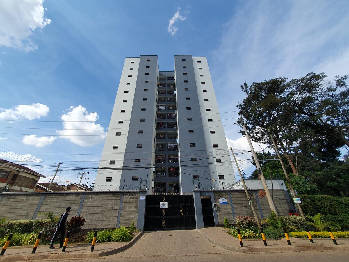 3 Bed Apartment with En Suite at City Park Drive - 2