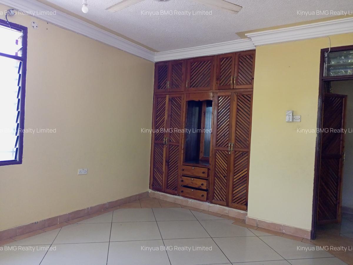 3 Bed Apartment with Borehole at Customs - 7