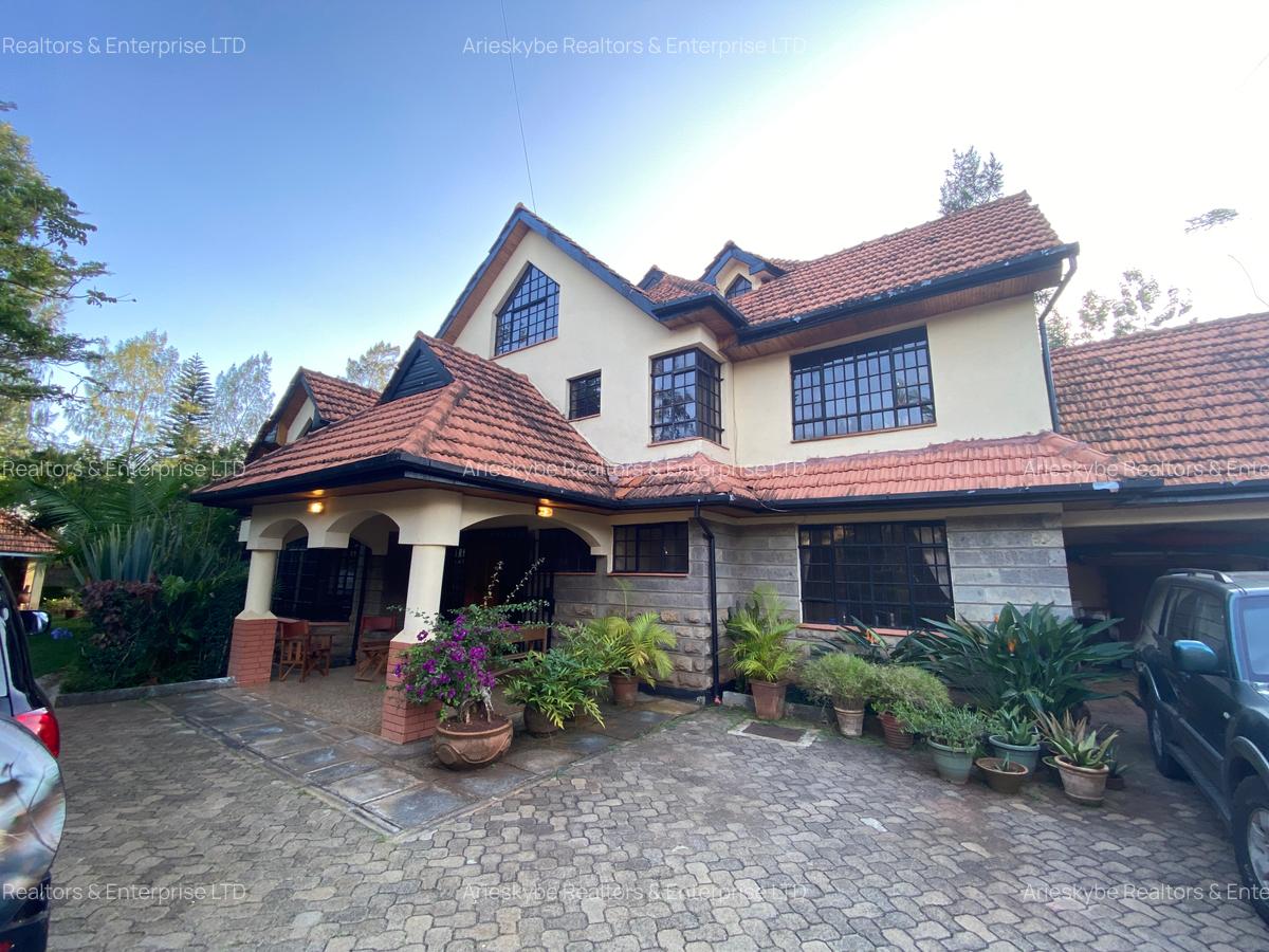 5 Bed Villa with En Suite in Runda - 1