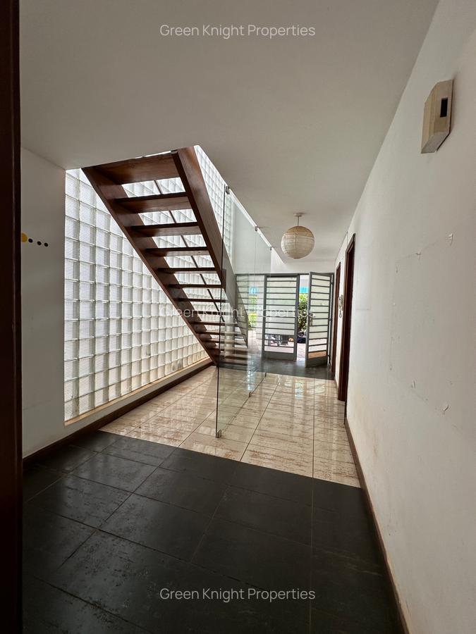 4 Bed Townhouse with En Suite in Lavington - 5