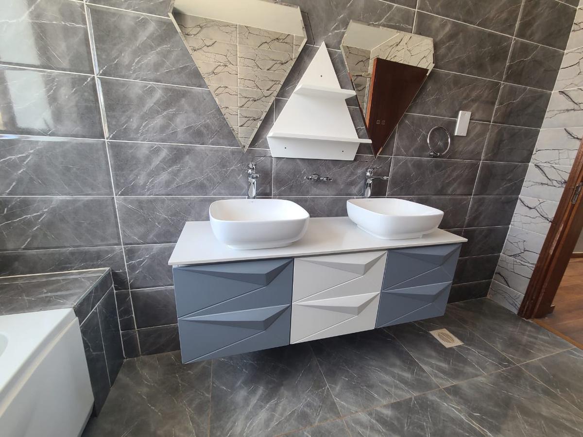 4 Bed Villa with En Suite in Runda - 5