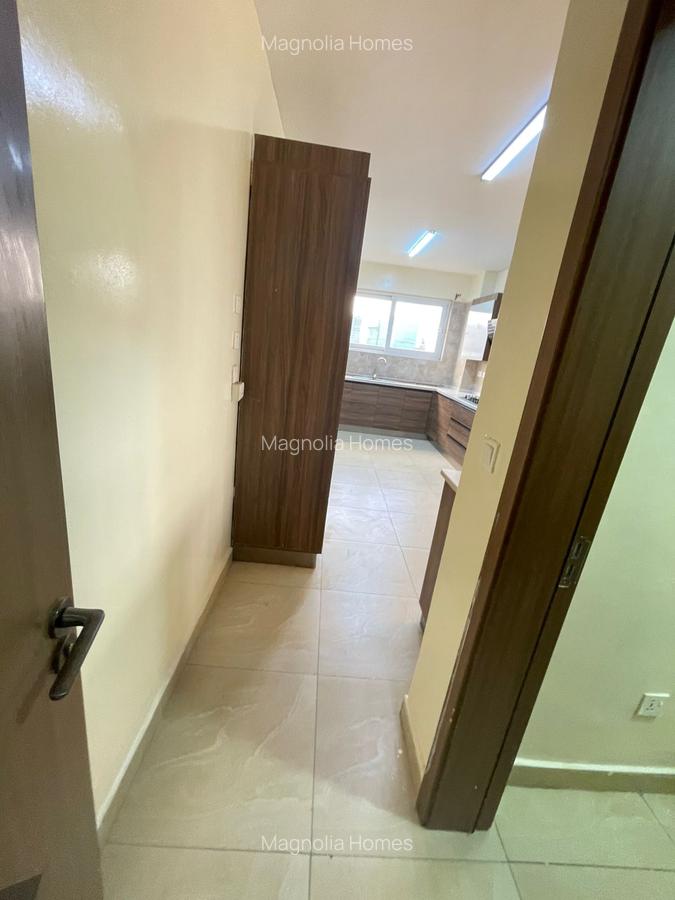 3 Bed Apartment with En Suite in Kilimani - 11