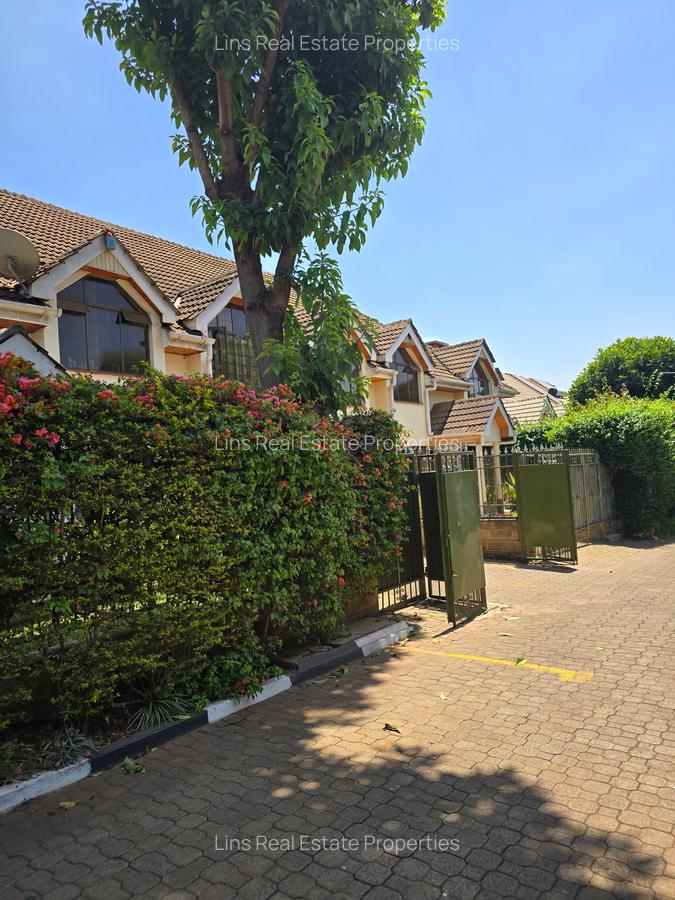 5 Bed Townhouse with En Suite in Lavington - 3