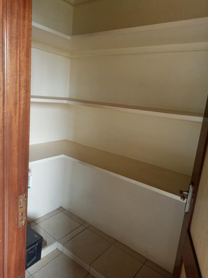 3 Bed Apartment with En Suite in Kilimani - 11