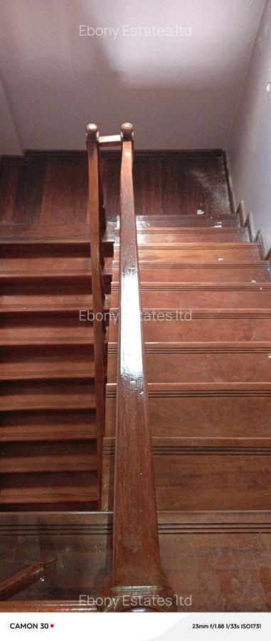 5 Bed Townhouse with En Suite in Lavington - 7