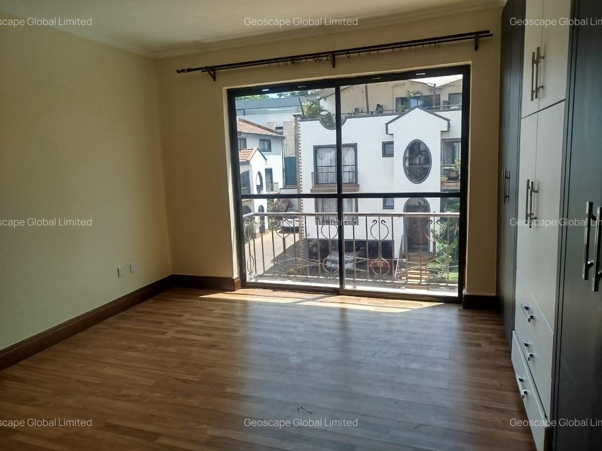 5 Bed House with En Suite in Kyuna - 9