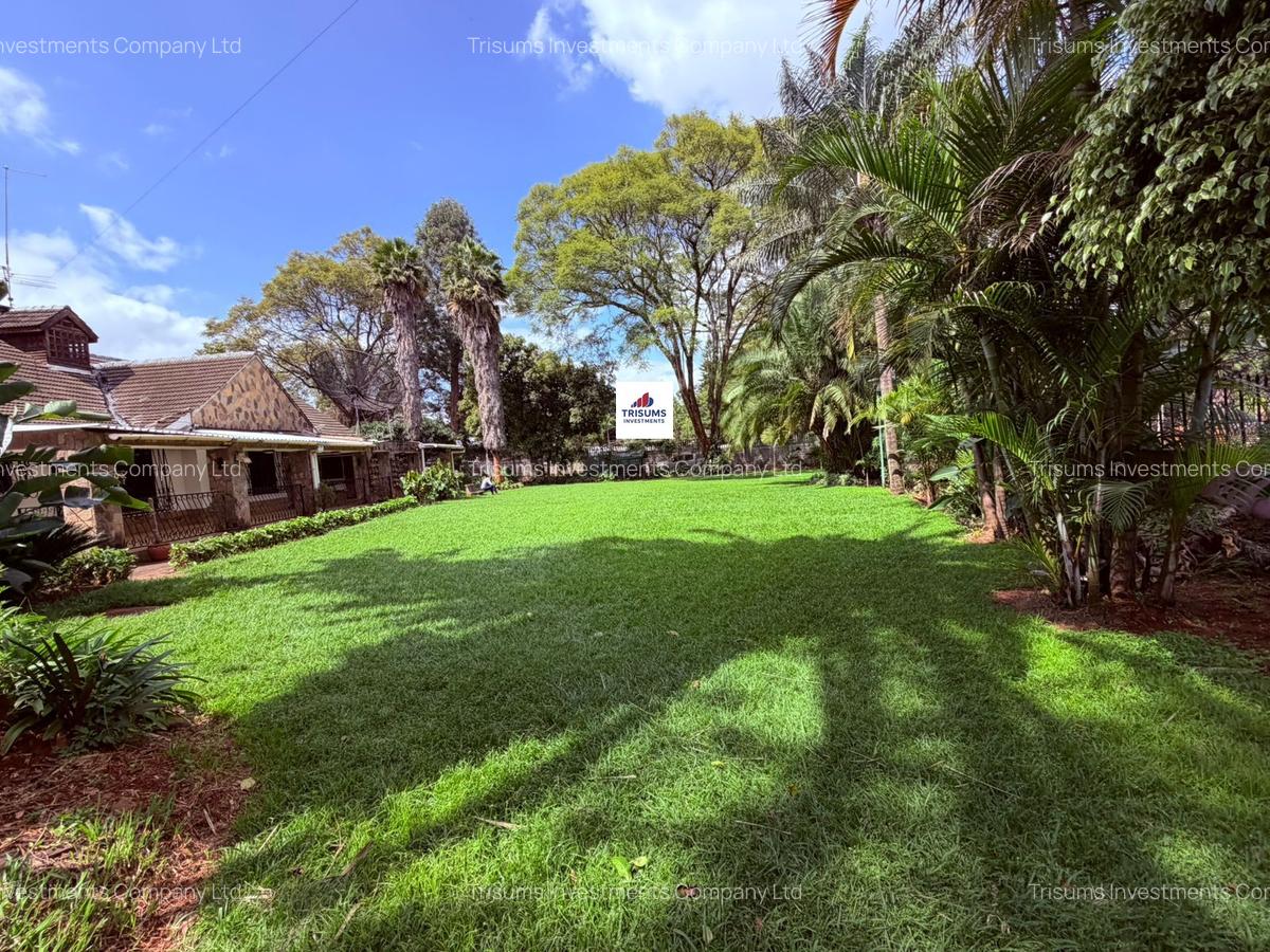 4 Bed House with En Suite in Spring Valley - 1