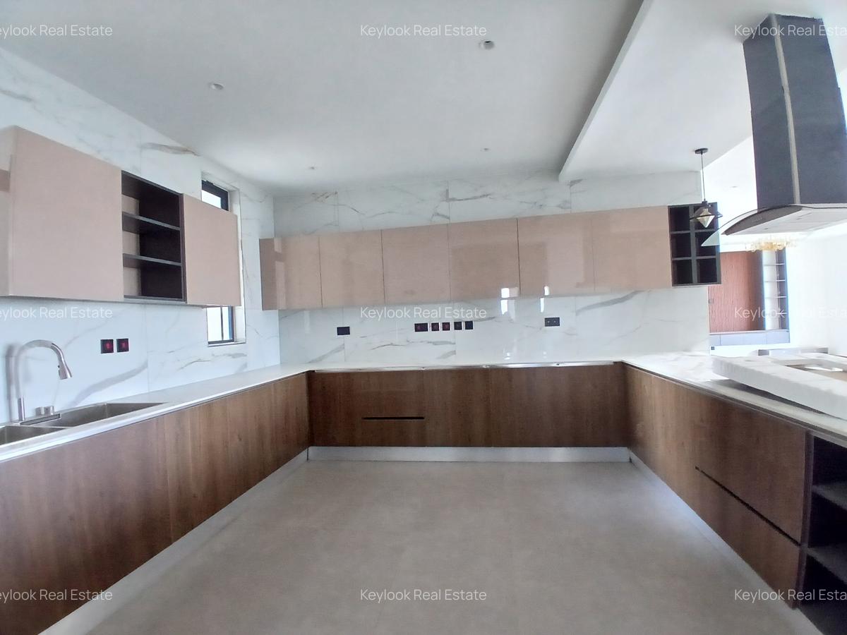 3 Bed Apartment with En Suite at Riverside Drive - 16