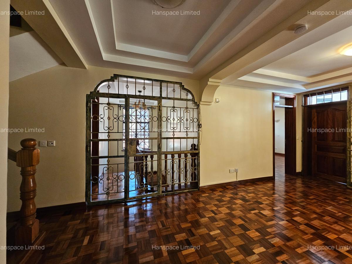 5 Bed Townhouse with En Suite in Kileleshwa - 13