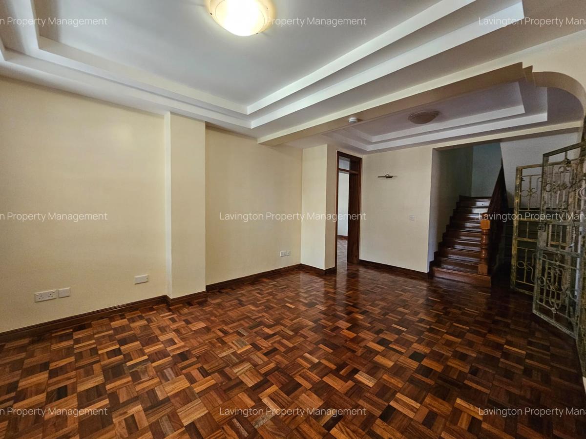 5 Bed Townhouse with En Suite at Lavington - 4