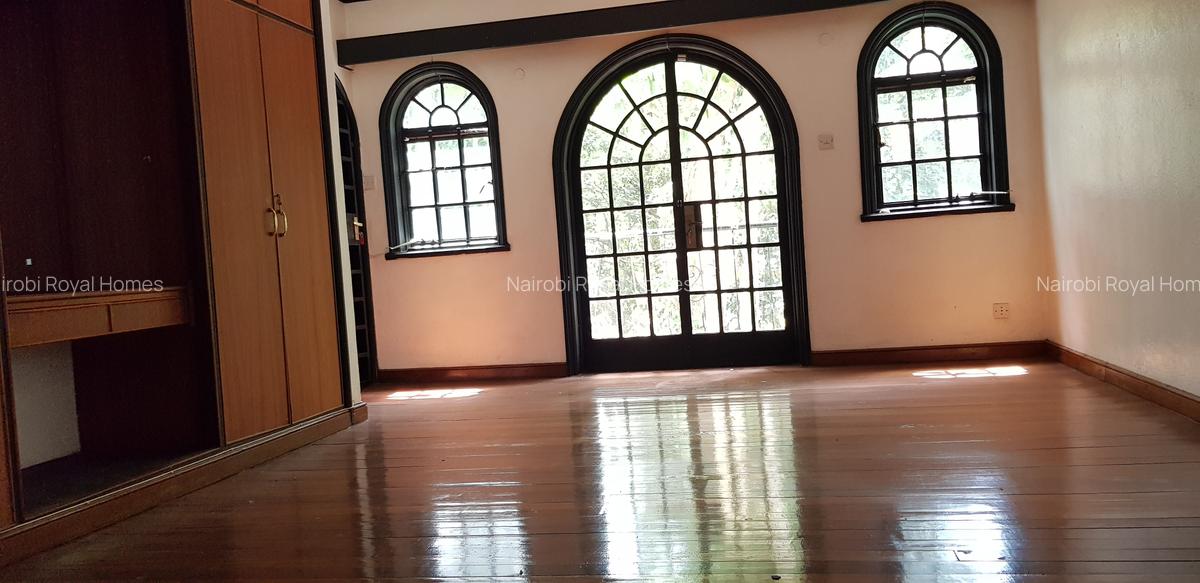 4 Bed Townhouse with En Suite at Lavington Riveside - 10