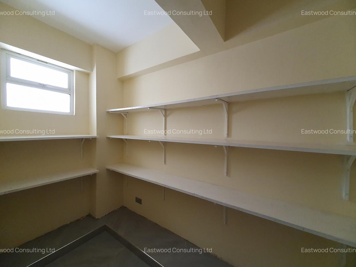 4 Bed Apartment with En Suite at 4Th Parklands Avenue - 4